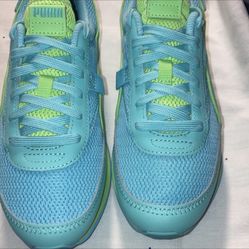 Puma Sneakers