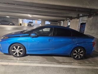 2018 Toyota Mirai Fuel Cell Sedan