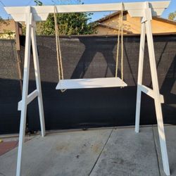 Farm Style Cake Swing