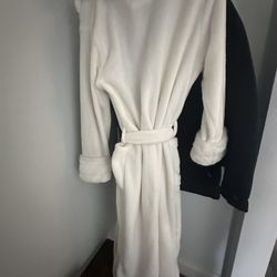 White/Cream robe NEW