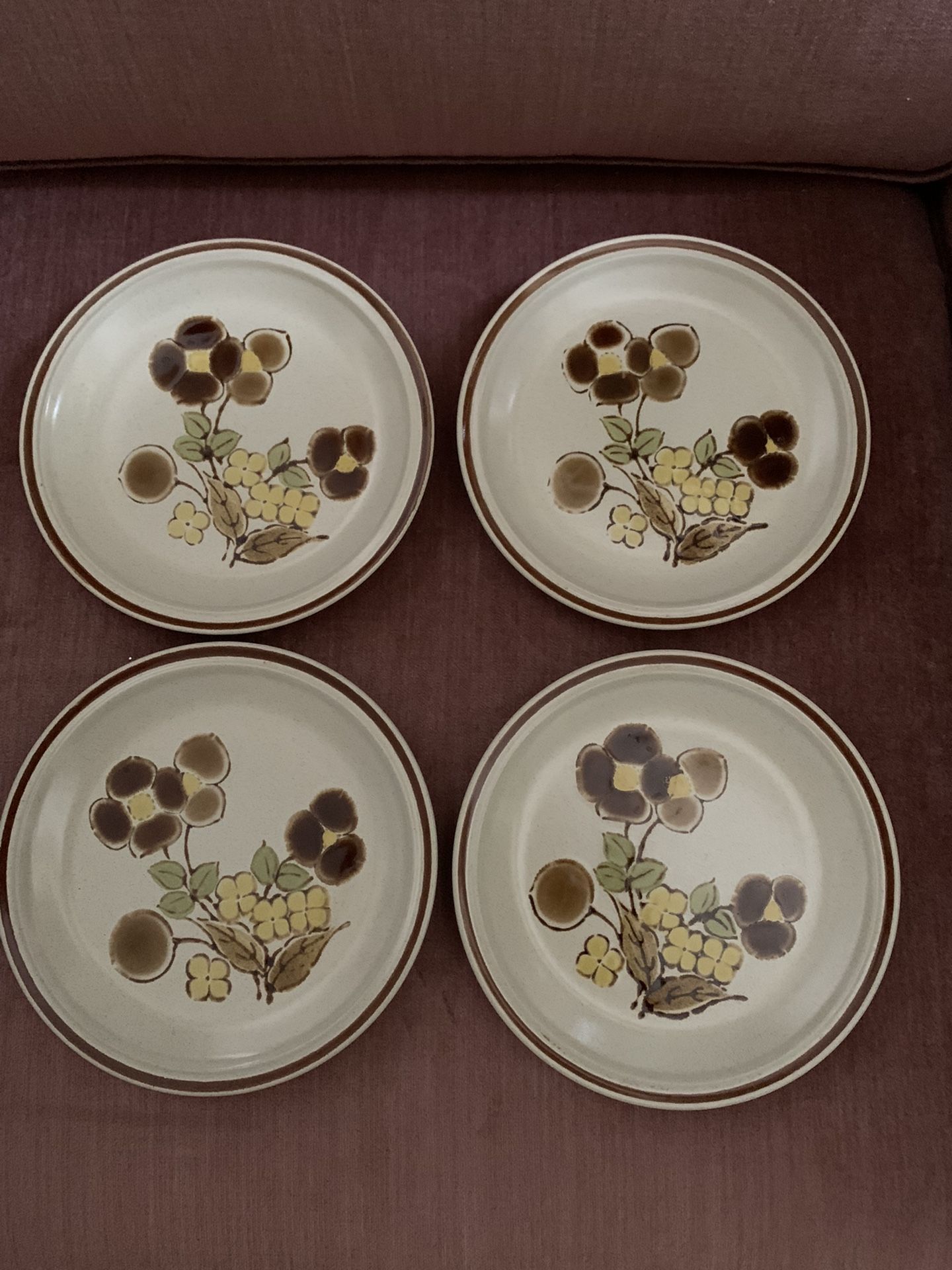 Vintage 1970s Stoneware Dessert / Sandwich Plates