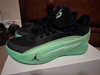 JORDAN LUKA 5 “VENOM” SIZE 10
