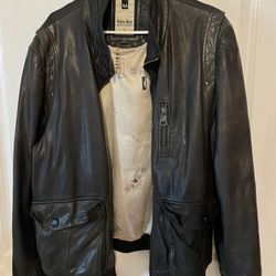Soya & Kyo Mens genuine leather jacket. Excellent Condition. Mens size Large. Made in Canada