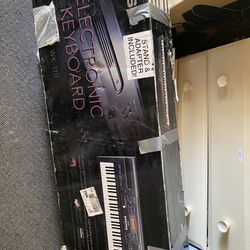 Casio WK-110 Keyboard And Stand