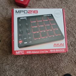 Akai Professional USB MIDI Controller 16 Pad MPD218