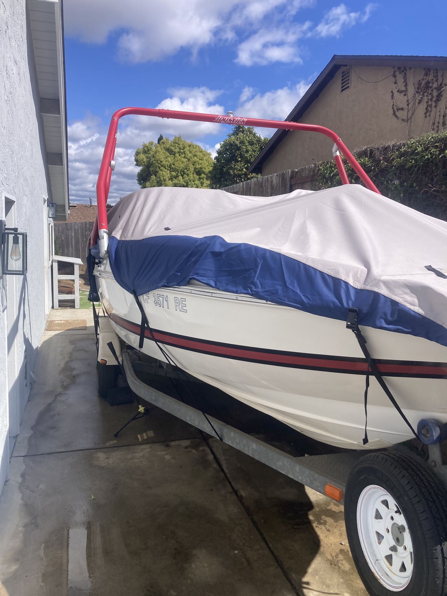 2004 Maxum 2200SR