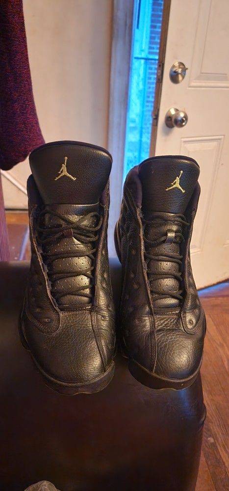 Men's Jordan's size 12.  Good.
 Condition.