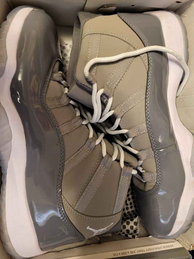 Jordans 11 Retro Gray