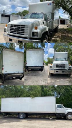 28ft Straight Truck With Tailgate