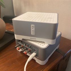 $250 OBO 2 Amplifiers  Sonos Wireless amplifiers