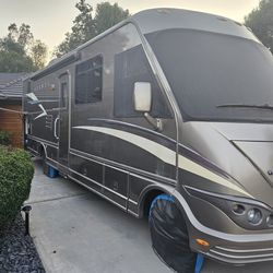 09 Diseal 31 FT W/ 56k miles, Doesn't Use DEF