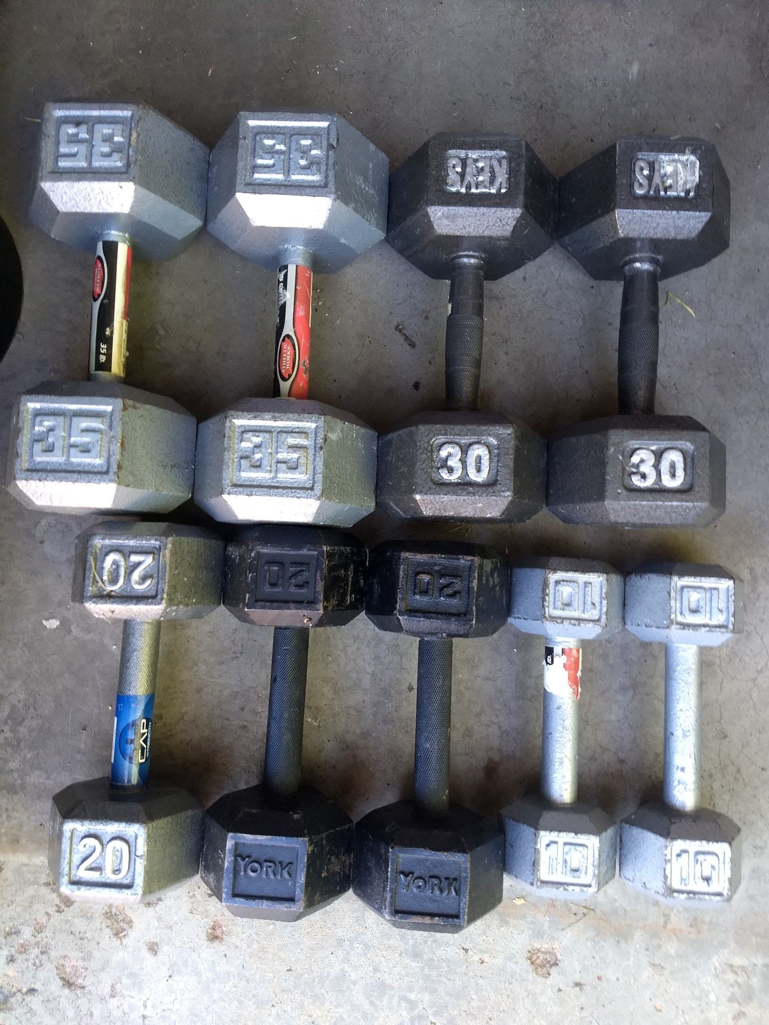 Dumbbells 210lbs with 8 pairs