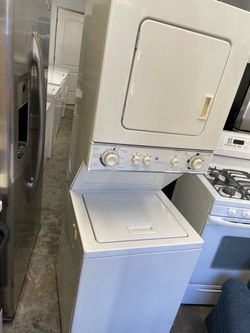 Stackable Washer And Electric Dryer 72 x 24