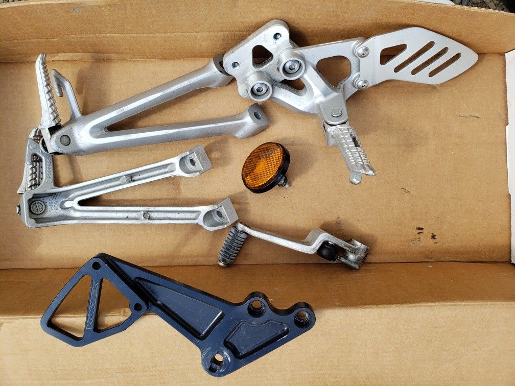 Motorcycle Foot Rest Parts for 04/05 zx10r