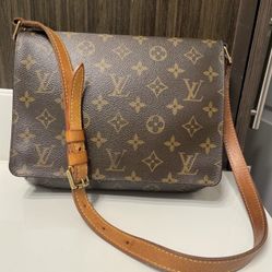 Louis Vuitton Authentic Monogram Musette Tango Vintage Bag. 