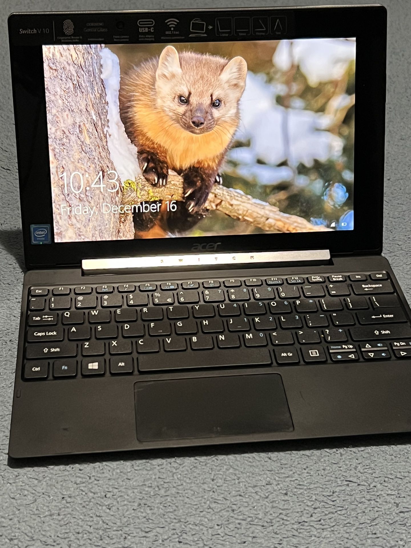 Acer V10 2& 1 Laptop. Transitions To A Tablet. 