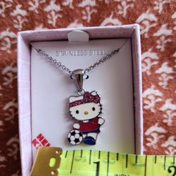 Hello Kitty Pendant & Chain