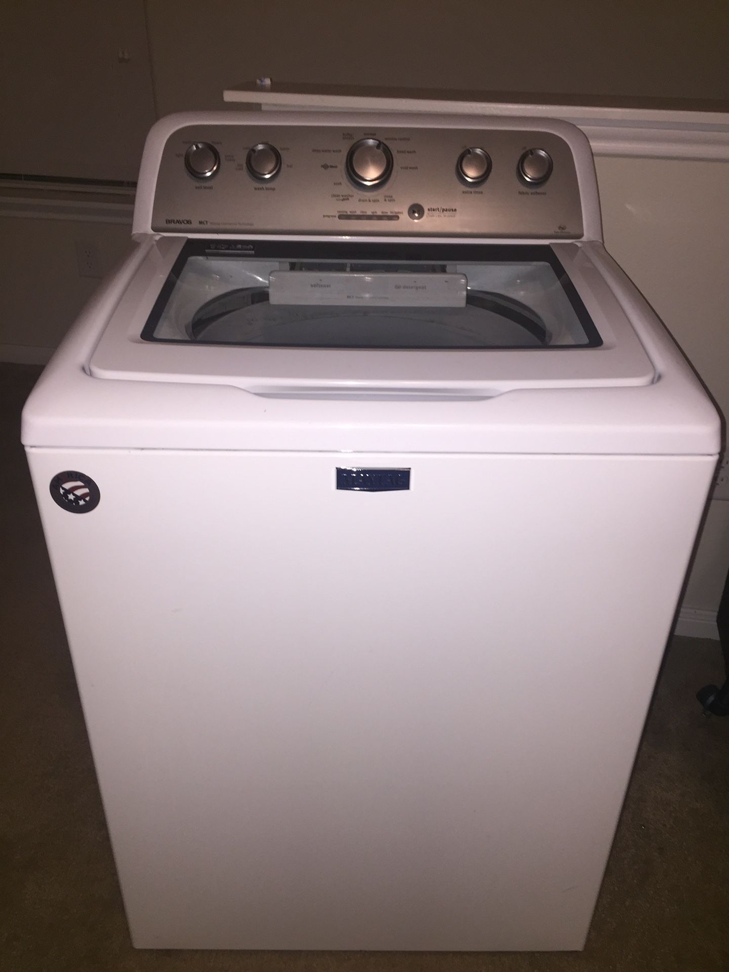 Maytag washer (10 year parts warranty) excellent condition