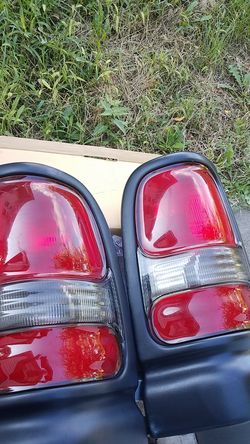 Dodge Ram (headlights)