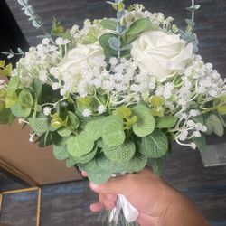 140pcs Artificial flowers,40pcs eucalyptus 40pcs babys breath 40 pcs silver dollar eucalyptus 20pcs Rose