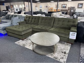 L Shape Sectional. 🚚WE DELIVER🚚