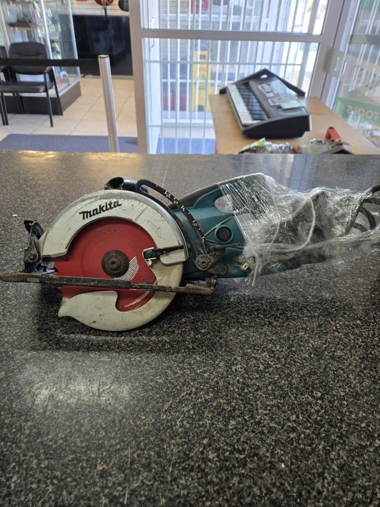 Makita 7-1/4" Circular Saw (5477NB)