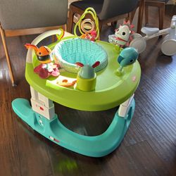 Tiny Love Activity center