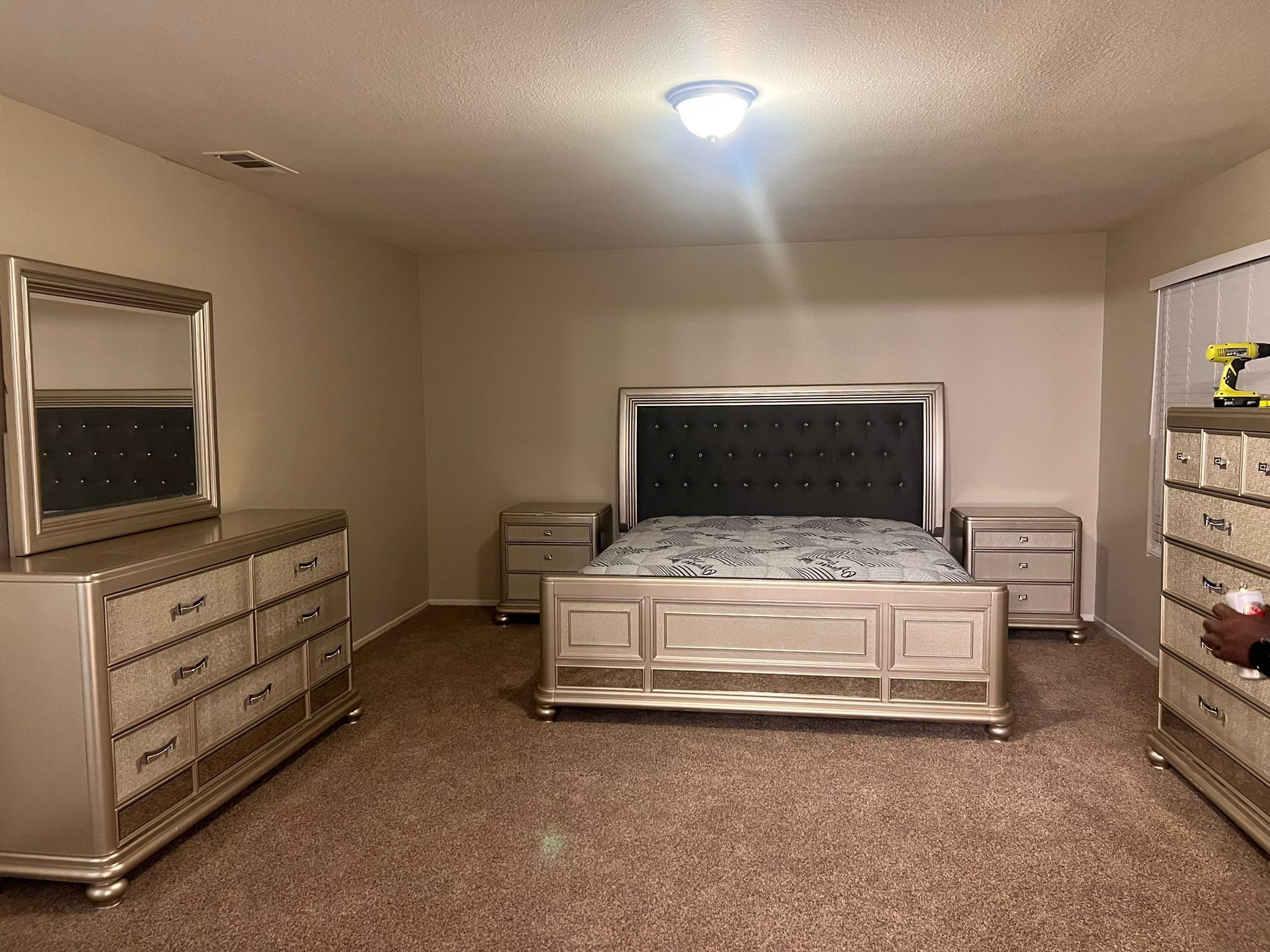 Glam Bedroom Furniture Set – King Bed, Dresser, Mirror, Chest & Nightstands – Excellent Condition!