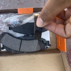2000-2005 chevy suburban/tahoe rear break pads 