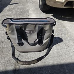 Yeti Hopper