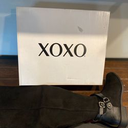 XOXO Women's Black Buckle Accent Stretch Dress Boots - Size 6