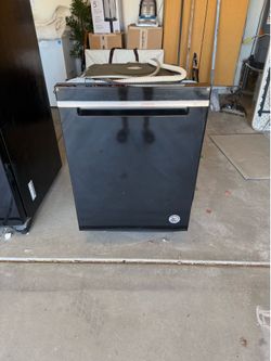 2018 Whirlpool 24” Fully Integrated Dishwasher