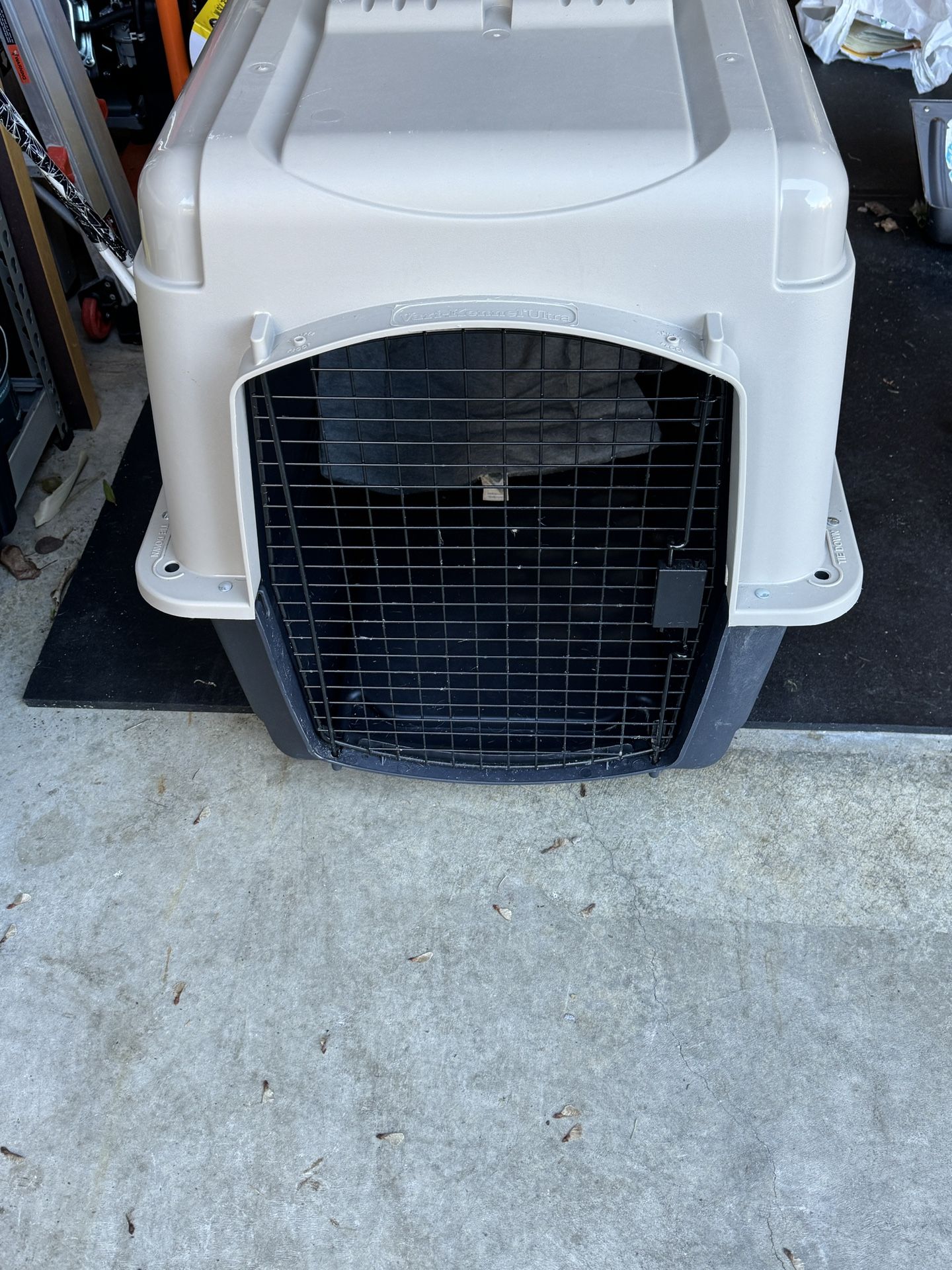 FREE Dog kennel 36” large 