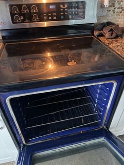 LG Electric Range with Convection oven