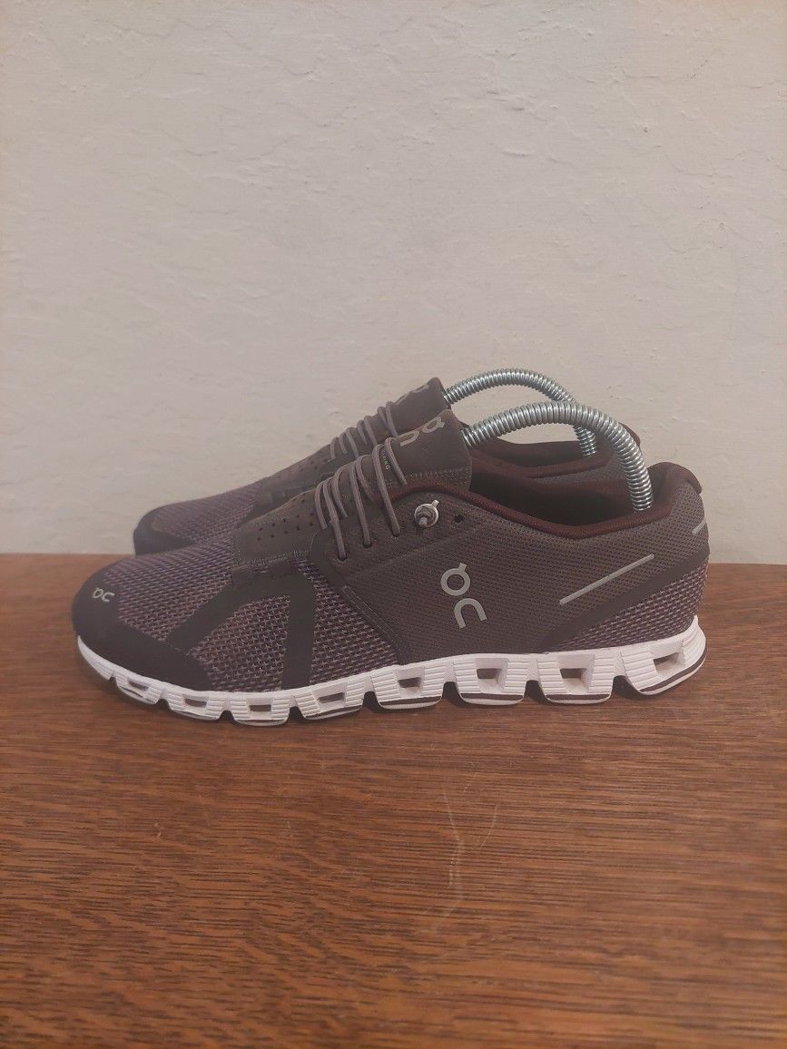 On Cloud 5 Swiss Engineering Athletic Running Shoes 
Men's Size 7.5