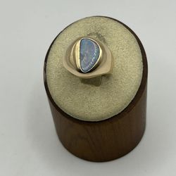 14k Yellow Gold Opal Ring 