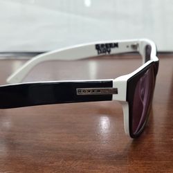 Hoven Big Risky Adult Lifestyle Sunglasses (Brand NEW)