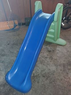 Little tikes easy store large play slide - great condition