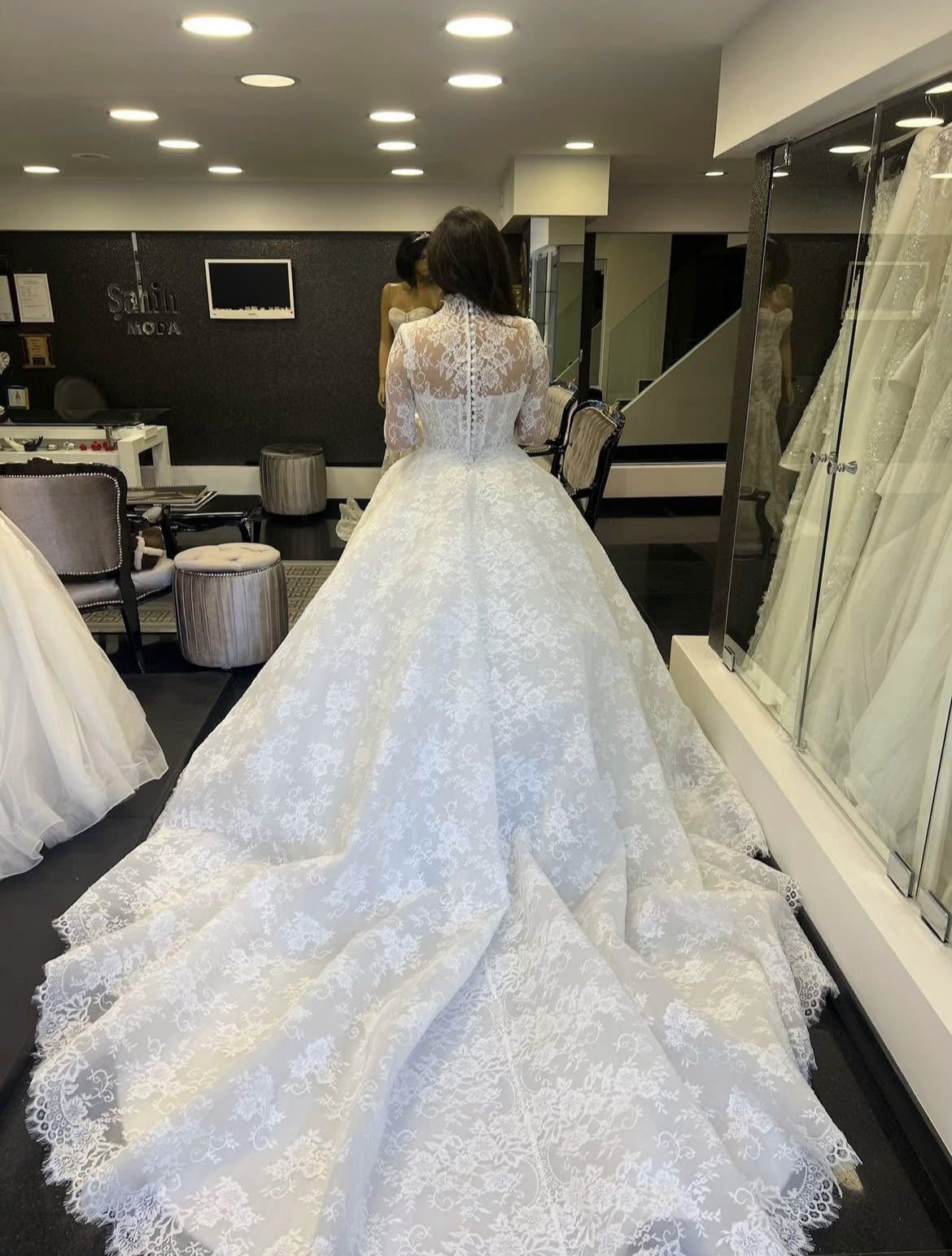 Lace Ballgown Wedding Dress 