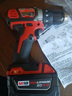18v Milwaukee drill Drive And battery 4.0ah new