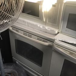 Stove And Stovetop Microwave 