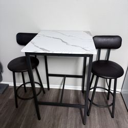 Tall Dinning Table With 2 Chairs 