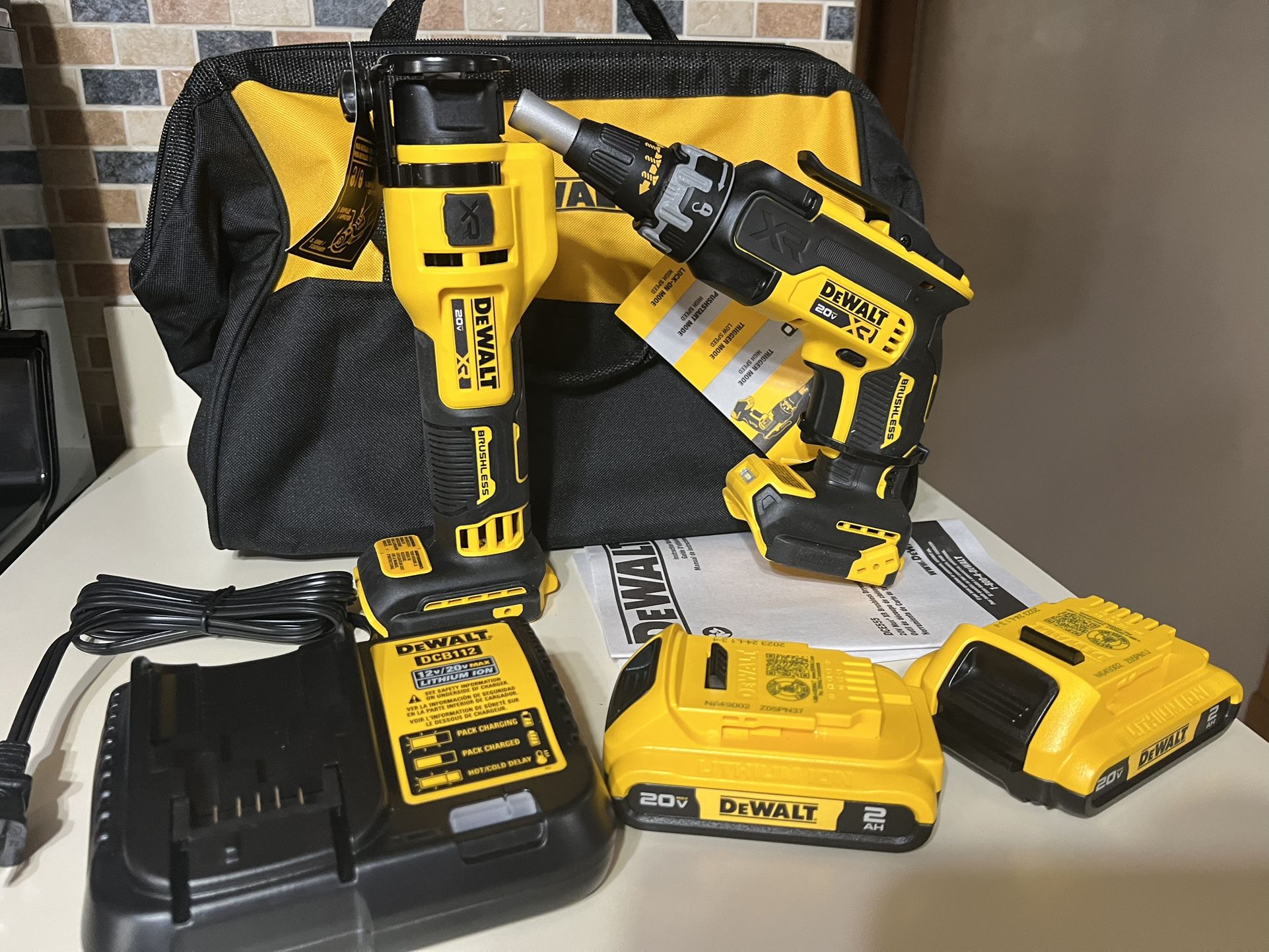 Dewalt Screw Gun/Cut Out Combo