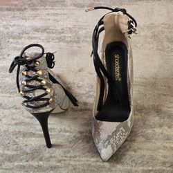 Cream/Grey Snake Skin Size 6