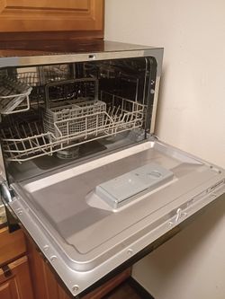 Portable Counter Top Dishwasher "Comfee"