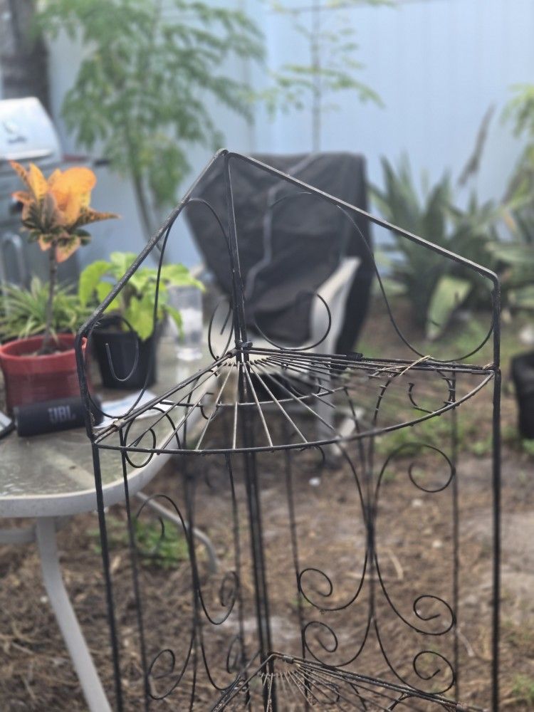 Foldable Plant Stand 