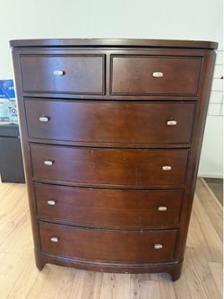 Dresser - Free