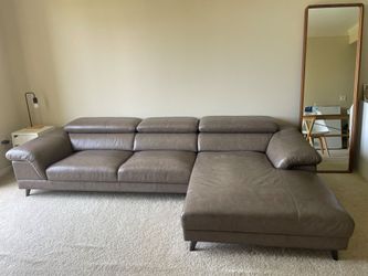 Scandinavian Designs Quaid Leather Chaise Sectional – Excellent Condition