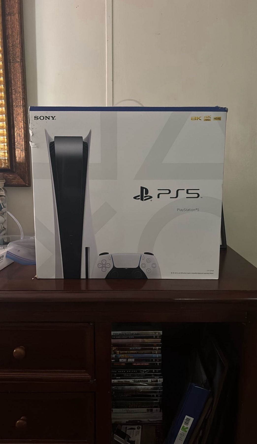PS5 + 2 GAMES