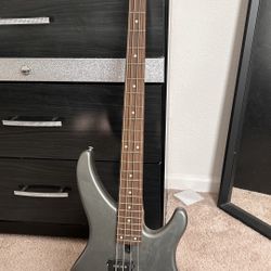 4 String Bass Guitar And Amp